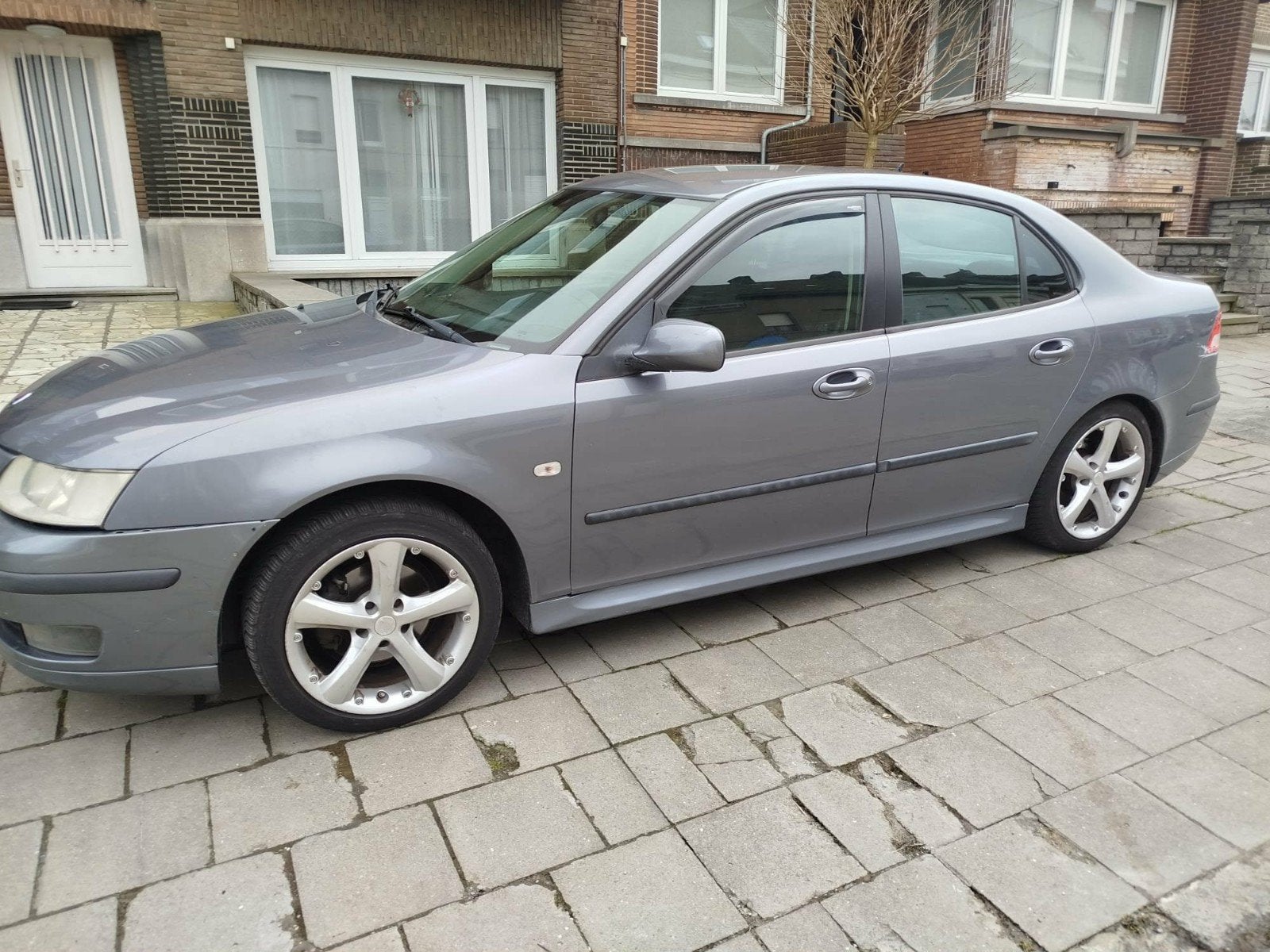 Saab 93. Lpg Essence automatique, Autos, Saab, Saab 9-3, ABS, Régulateur de distance, Airbags, Climatisation automatique, Ordinateur de bord