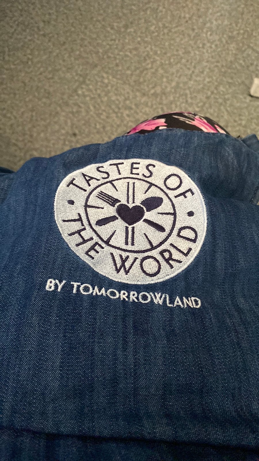 Originele “Tomorrowland schort”, Huis en Inrichting, Keuken | Textiel, Ophalen of Verzenden, Zo goed als nieuw, Schort