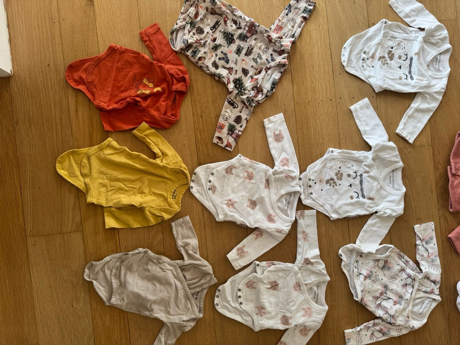 Groot pakket babymeisjeskleding 0–1 jaar + accessoires, Ophalen, Zo goed als nieuw