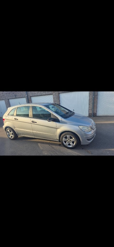Mercedes b klasse benzine, Auto's, Automaat, 4 cilinders, Bedrijf, Zilver of Grijs