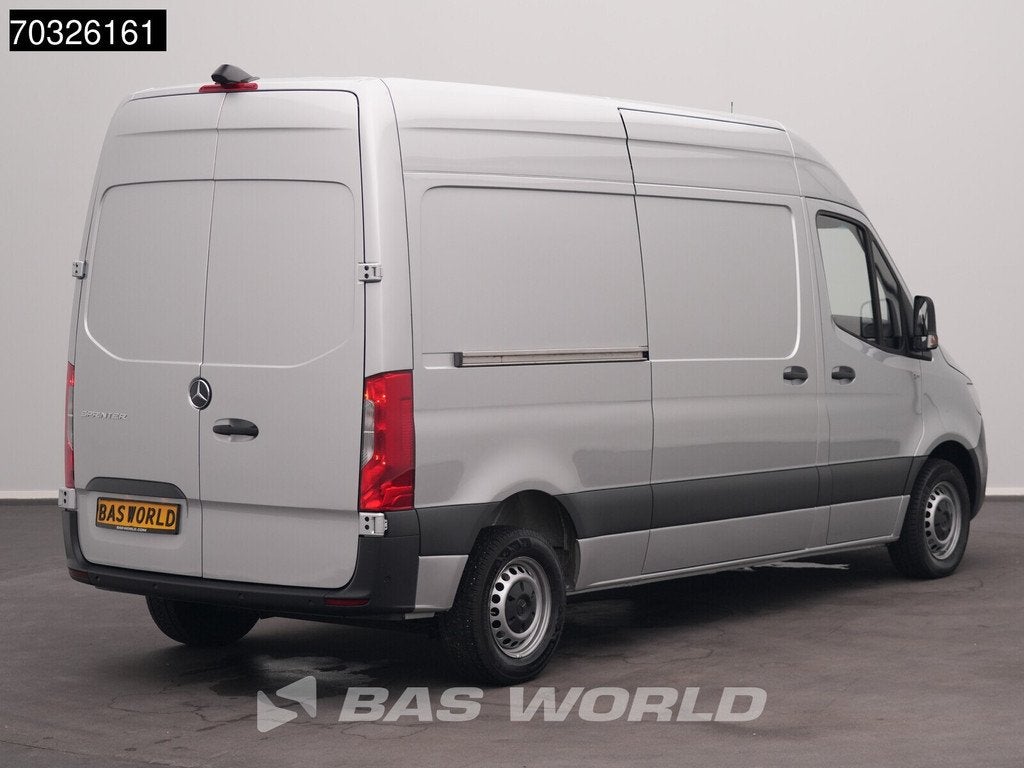 Mercedes Sprinter 215 CDI Automaat 150pk L2H2 MBUX Camera Ai, Automaat, Stof, Gebruikt, 4 cilinders