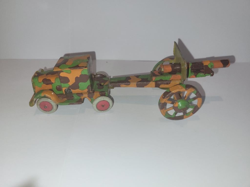 oude metalen speelgoedauto en kanon wo2, Ophalen of Verzenden