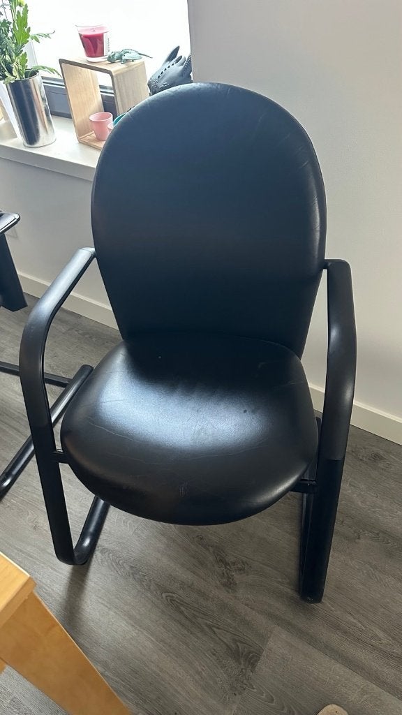 2 chaises traîneau design Luxe Comforto Haworth D1478, noir, Métal, Comme neuf, Deux, Enlèvement