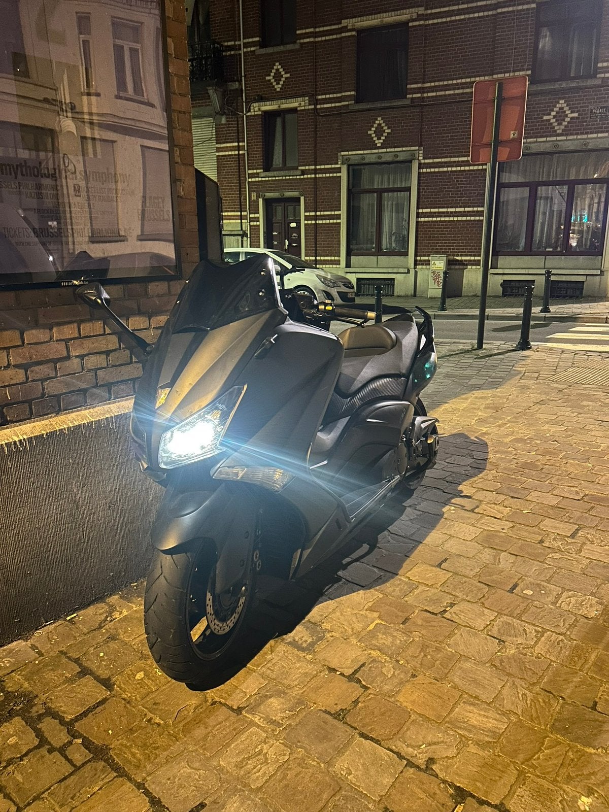 TMAX 2014, Motos, Enlèvement