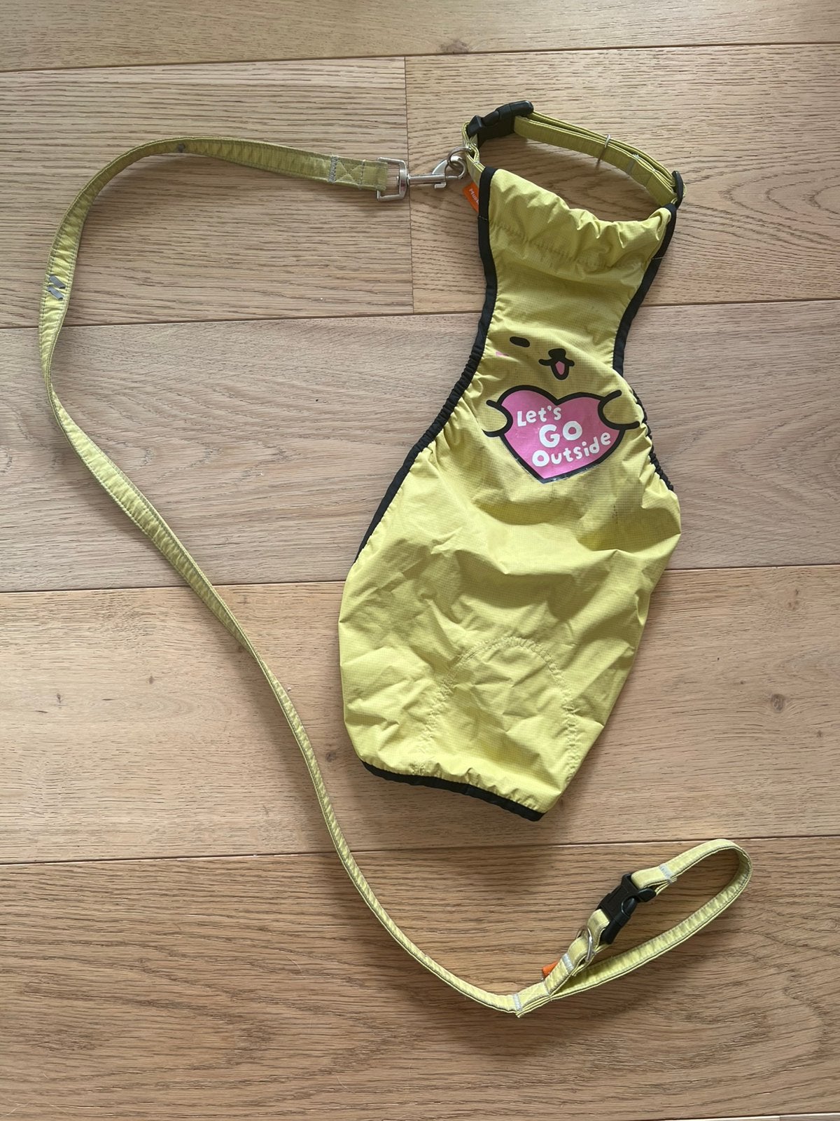 Imperméable pour chien avec harnais et laisse ️, Enlèvement, Comme neuf