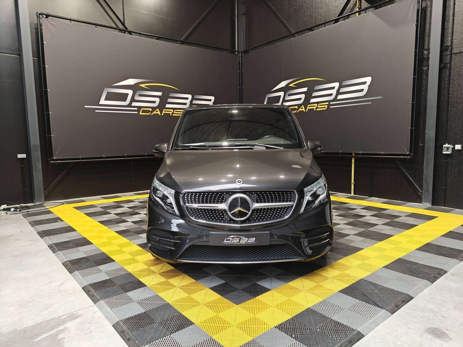 Mercedes-Benz V 300 d AMG 5-zit/LED/Warm+koud Leder/360Cam/A, Auto's, Automaat, Dealer onderhouden, 174 kW, Gebruikt