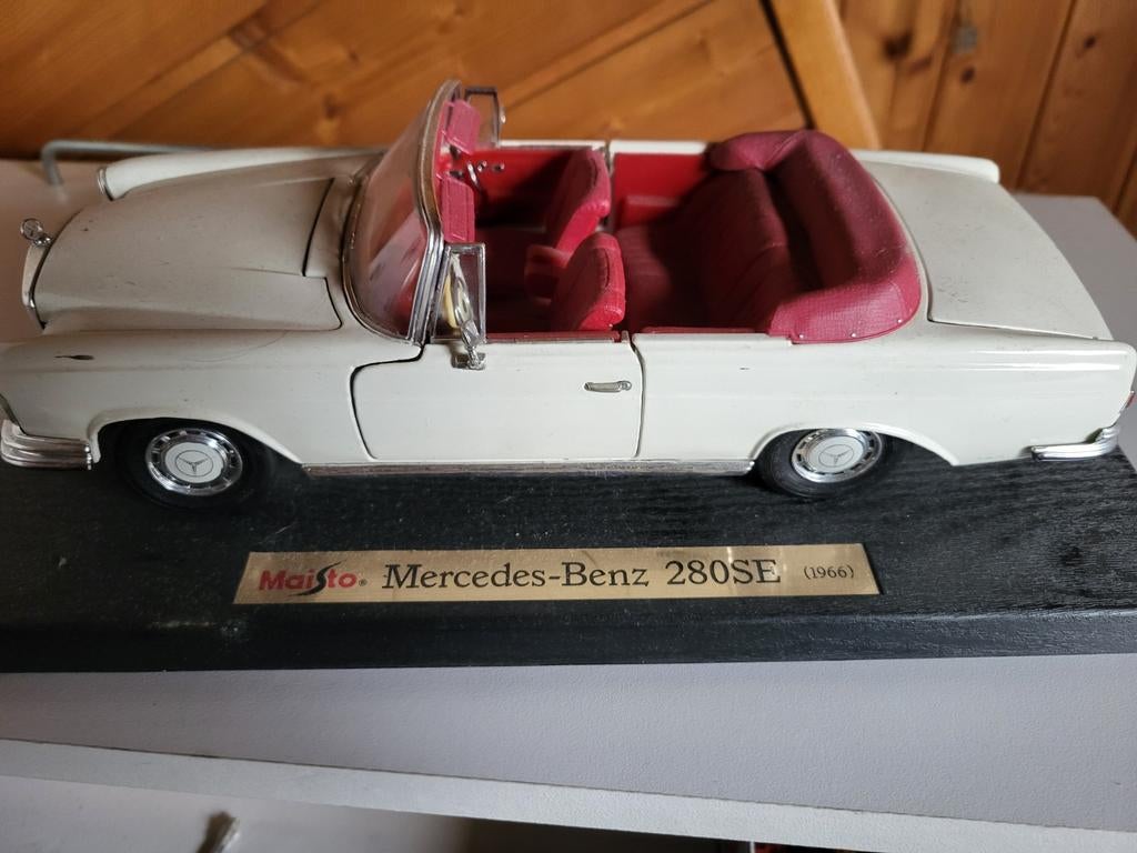 Maisto Mercedes-Benz 280SE (1966), Hobby & Loisirs créatifs, Voitures miniatures | 1:24, Enlèvement, Maisto