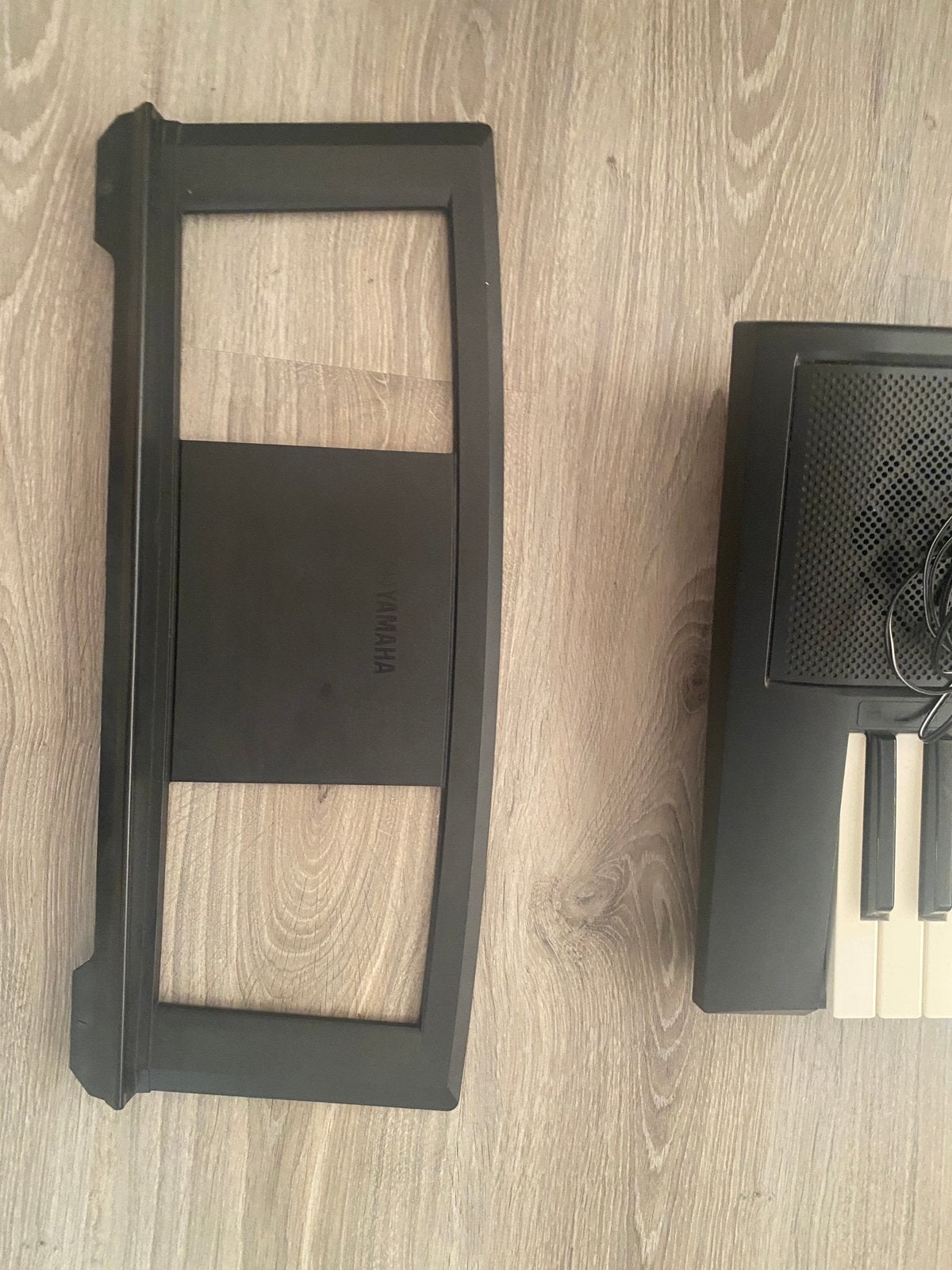 Yamaha PSR-E233 draagbaar keyboard, Muziek en Instrumenten, Keyboards, Zo goed als nieuw, 61 toetsen, Yamaha, Midi-aansluiting