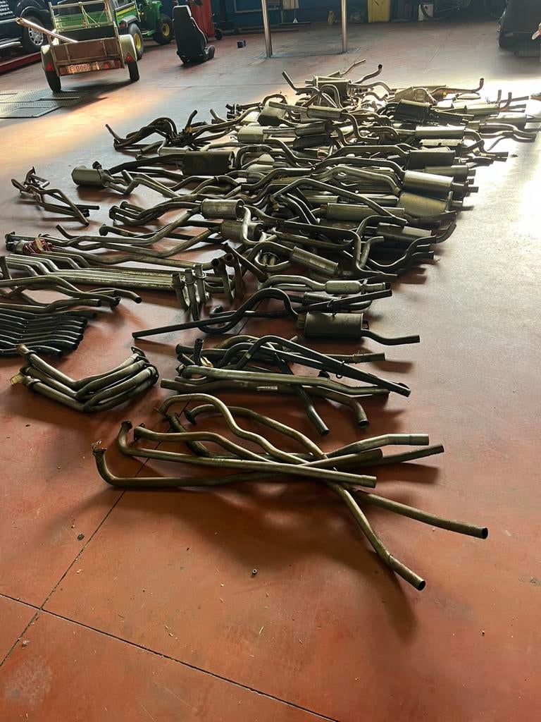 Lot originele Ford uitlaten jaren 60 - 90 met partnummers, Ophalen, Ford