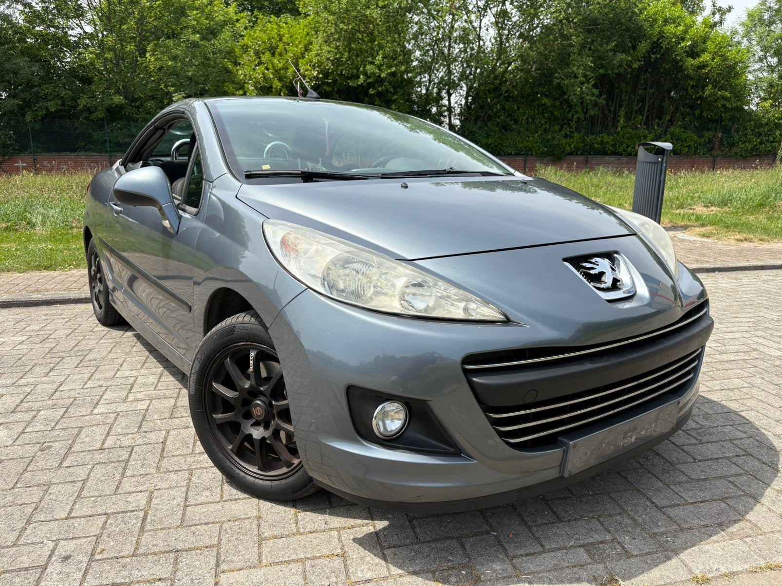 Peugeot 207 1.3 benzine AIRCO! Klaar om geregistreerd, Auto's, Euro 5, Zwart, Parkeersensor, Cabriolet