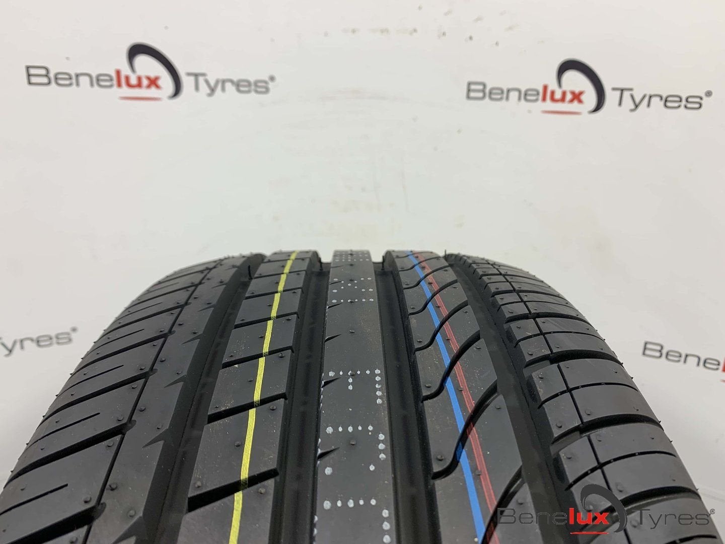 NIEUW 215/35ZR18 215/35R18 215/35/18 2153518 ZR18 R18 215/35, Autos : Pièces & Accessoires, Neuf, 215 mm, -, Véhicule de tourisme