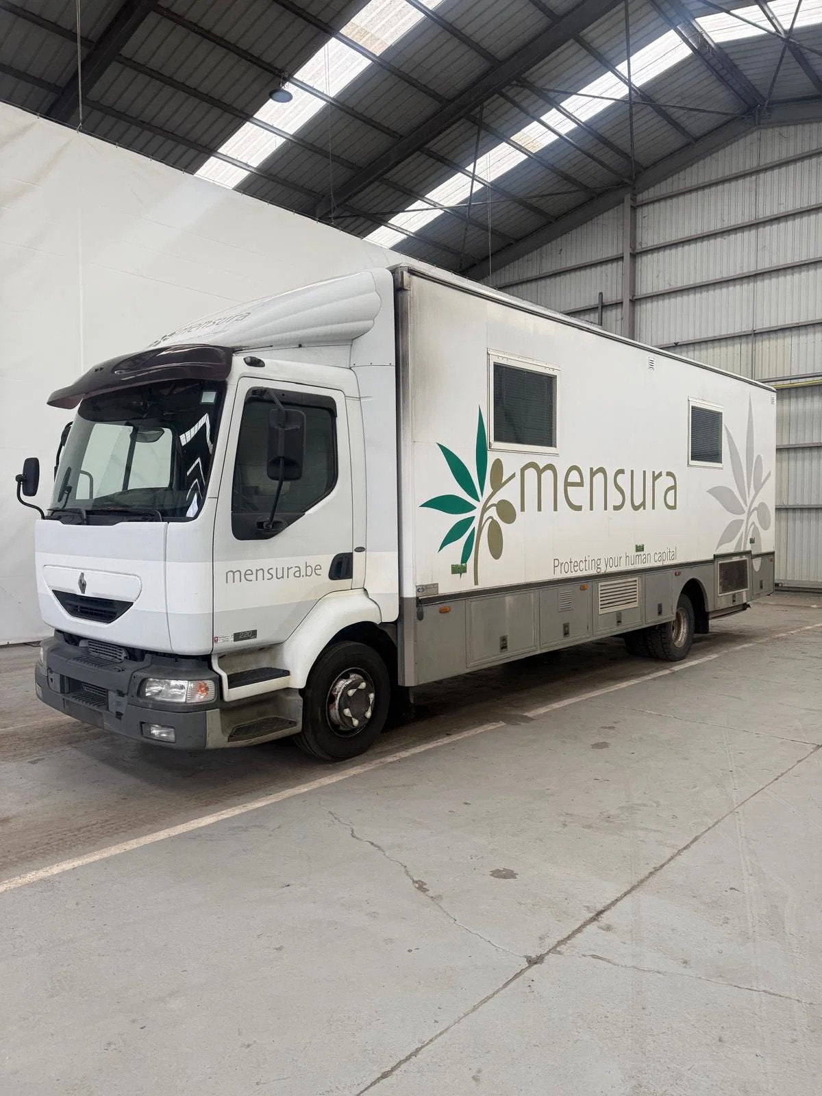Renault Midlum 220 MEDISCHE VRACHTWAGEN /CAMION MEDICALE / M, Autos, Achat, Entreprise, 158 kW, Diesel