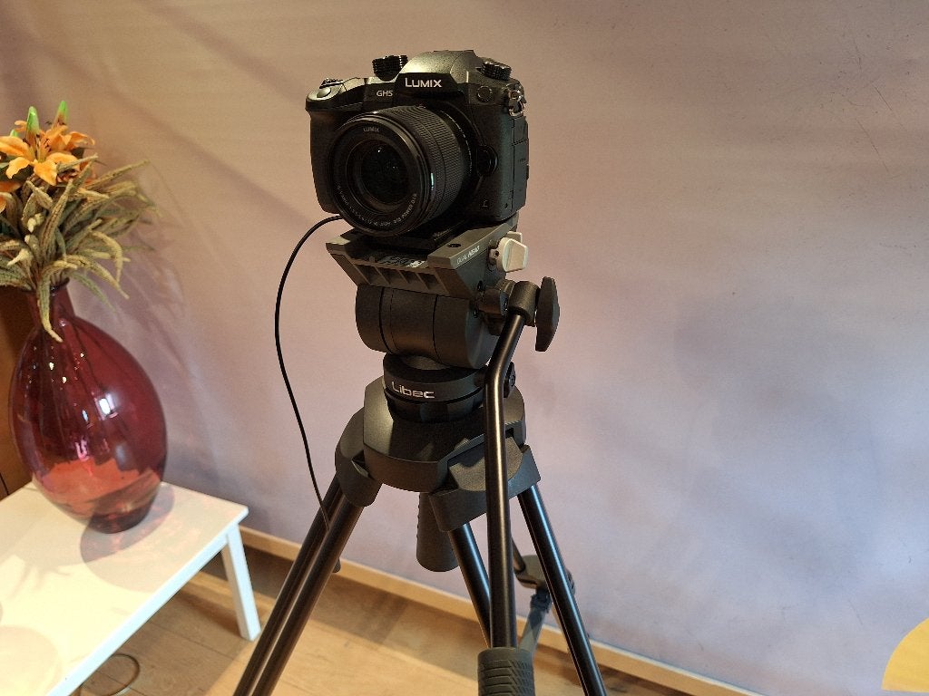 Panasonic GH5 + zoomlens + camera statief., TV, Hi-fi & Vidéo, Caméscopes numériques, Comme neuf, Caméra, Panasonic, Enlèvement