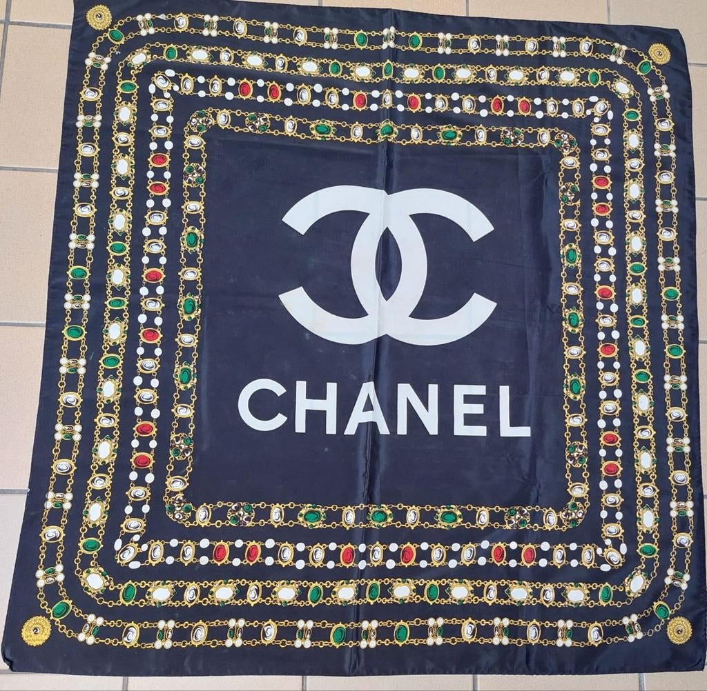 Foulard Chanel, Vêtements | Femmes, Bonnets, Écharpes & Gants, Chanel, Enlèvement ou Envoi, Comme neuf, Écharpe