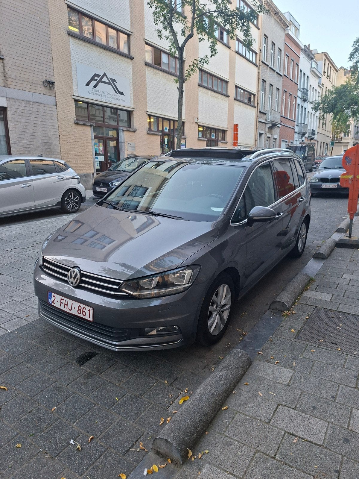 VW TOURAN 16 TDI.   7places, Autos, Achat, Alcantara, Toit ouvrant, Touran