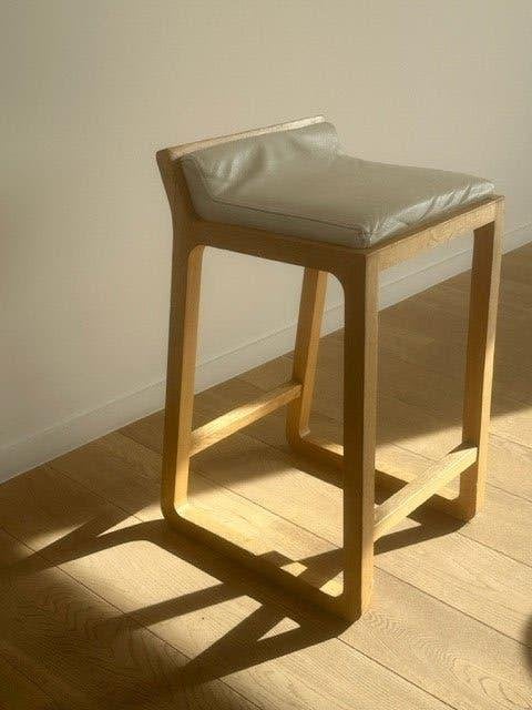 6 barstoelen hout en wit leer, Ophalen, Minder dan 50 cm, Gebruikt, Wit