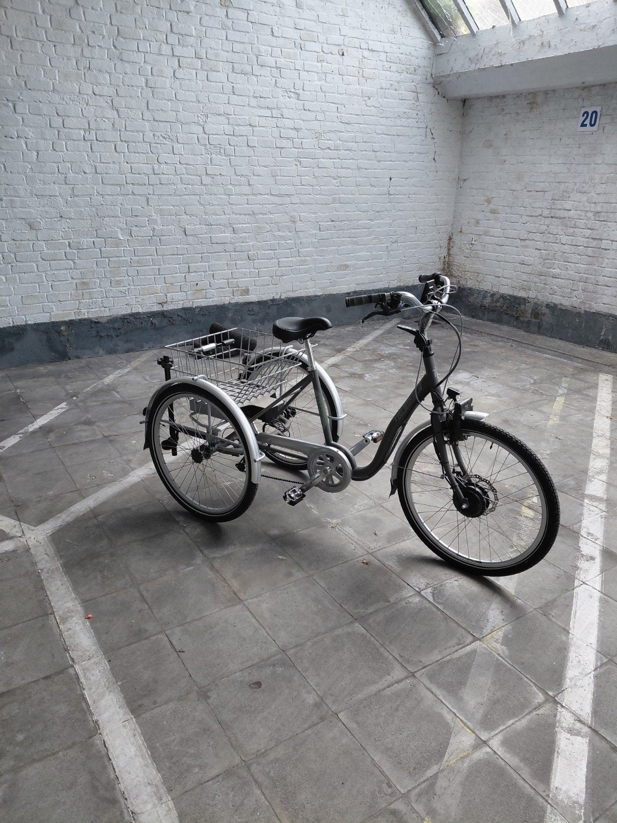 Elektrische driewieler. Kleine 3 kilometer met gereden., Ophalen of Verzenden, Nieuw, Schijfrem, Tri Bike