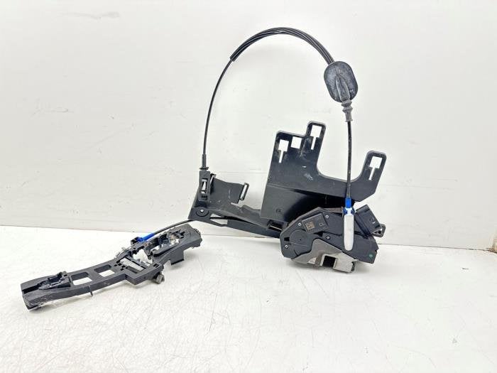 Serrure portière mécanique 2portes gauche d'un Ford Fiesta, Autos : Pièces & Accessoires, -, 3 mois de garantie, -, -