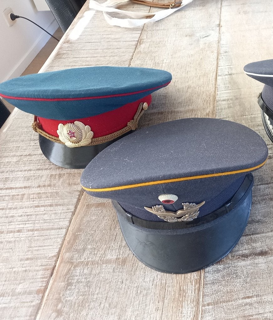 2 kepies : Union soviétique et Allemagne, années 1960, Collections, Enlèvement ou Envoi, Armée de terre, Casque ou Béret