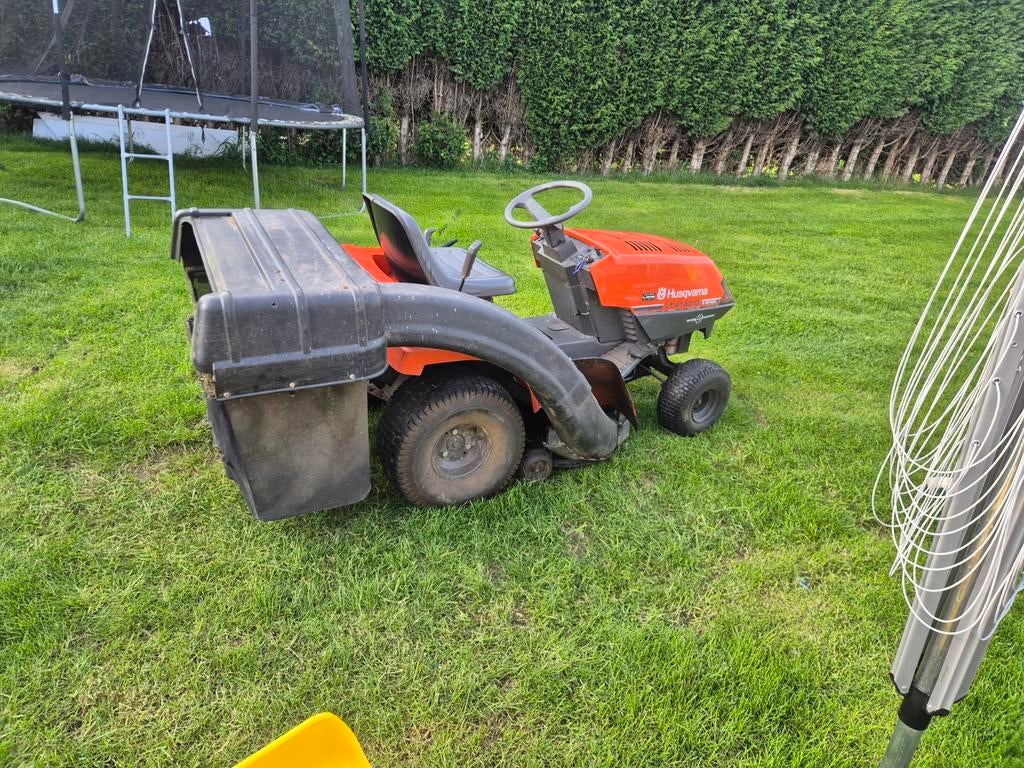 Gros tracteur tondeuse husqvarna bonne état de fonctionnemen, Tuin en Terras, Grasmaaiers