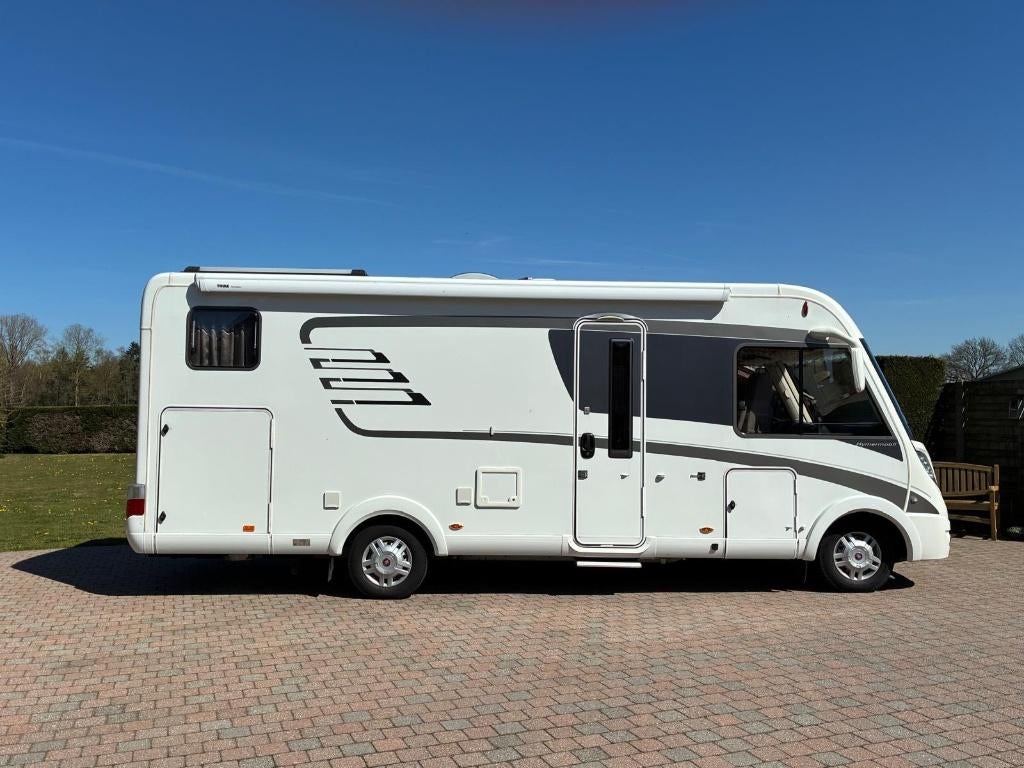 Mobilhome Hymer integraal  Km 45 743 zeer verzorgd, Integraal, Afzuigkap, Ringverwarming, 6 tot 7 meter