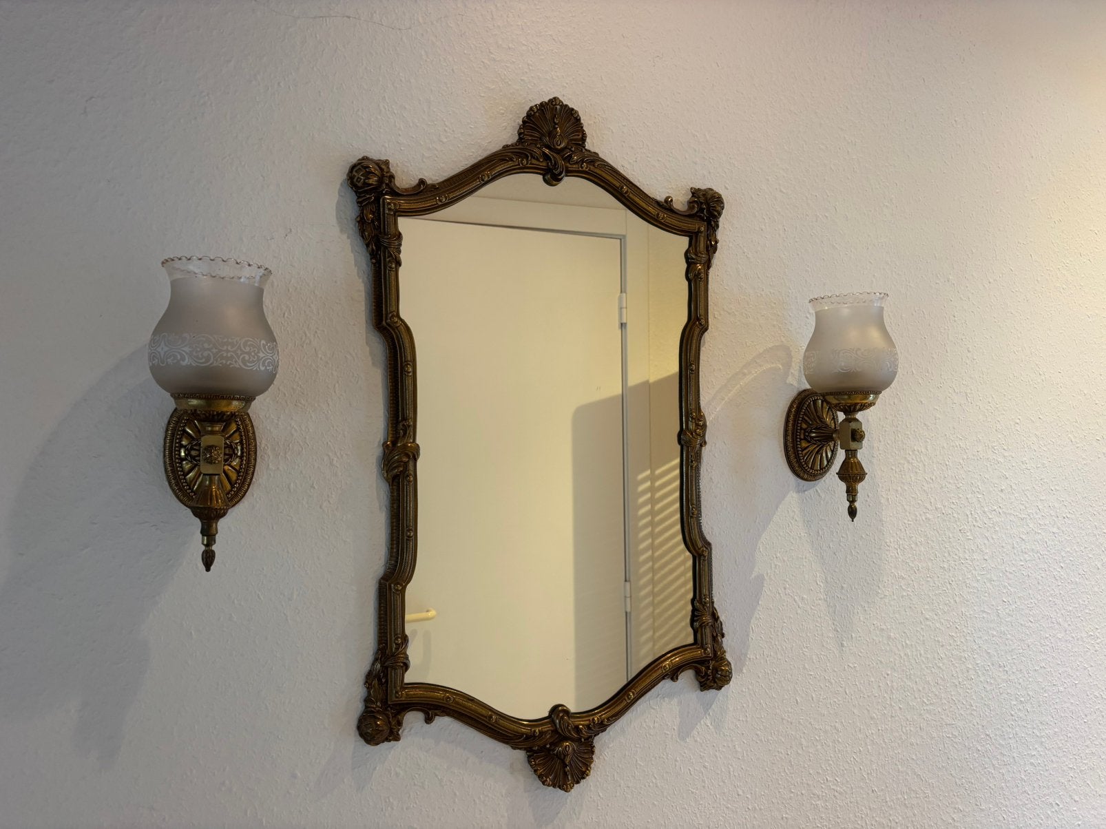 Beau miroir classique avec deux appliques murales vintage, Enlèvement