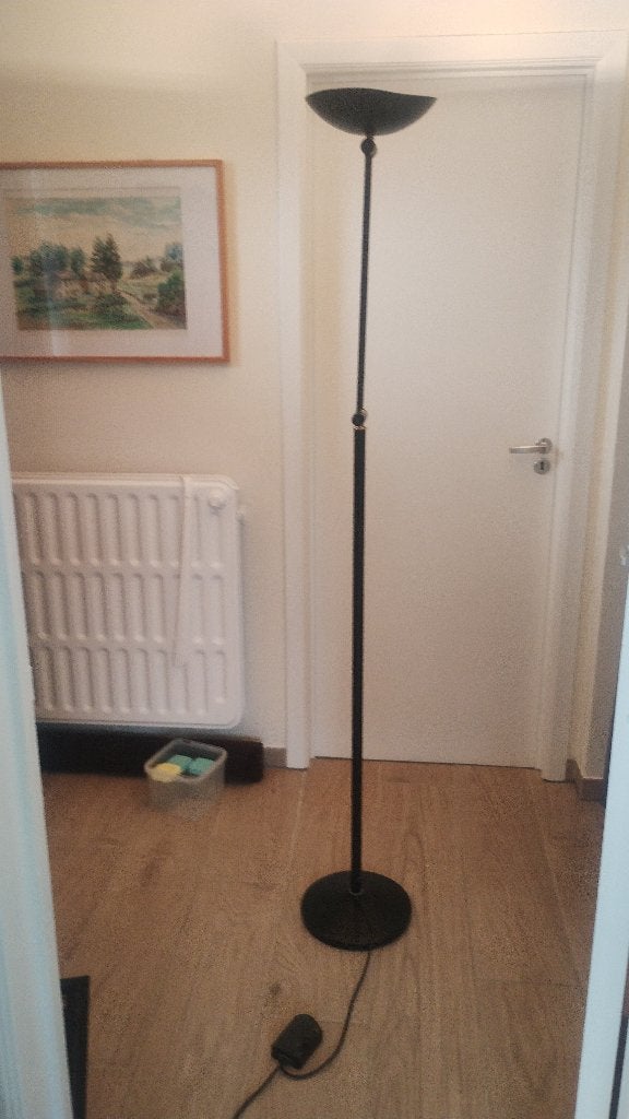 Lampadaire réglable en hauteur et intensité, suite de décès, Autres culots, Utilisé, Métal, Modern