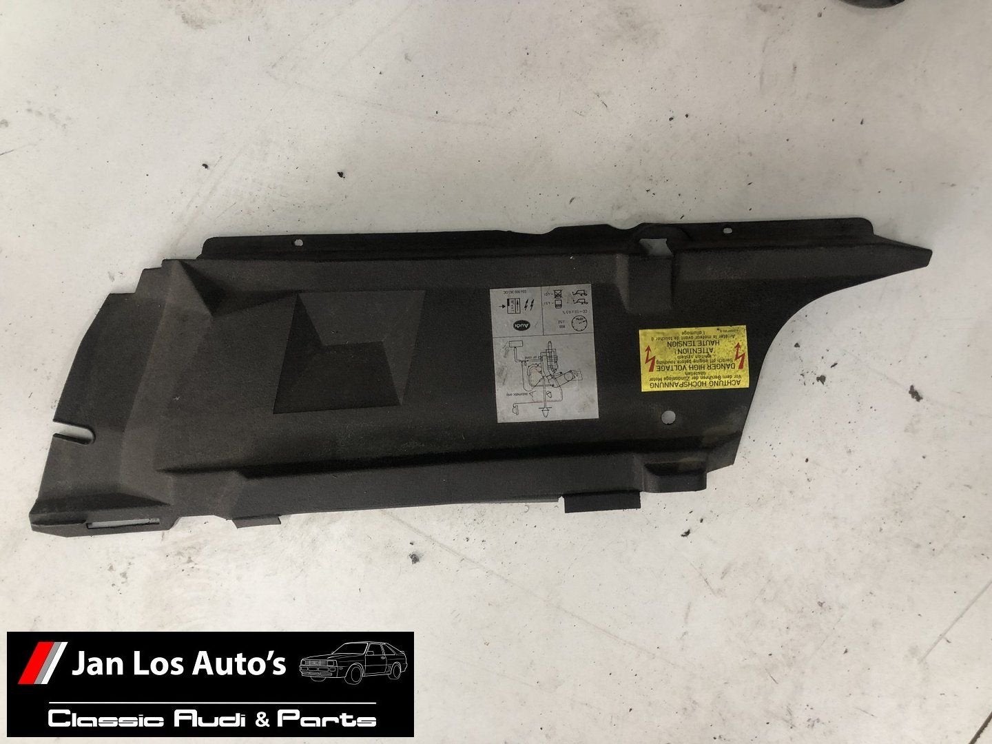 Afdekking Radiateur 443121293 Audi 100 C3, Gebruikt, -, -, -