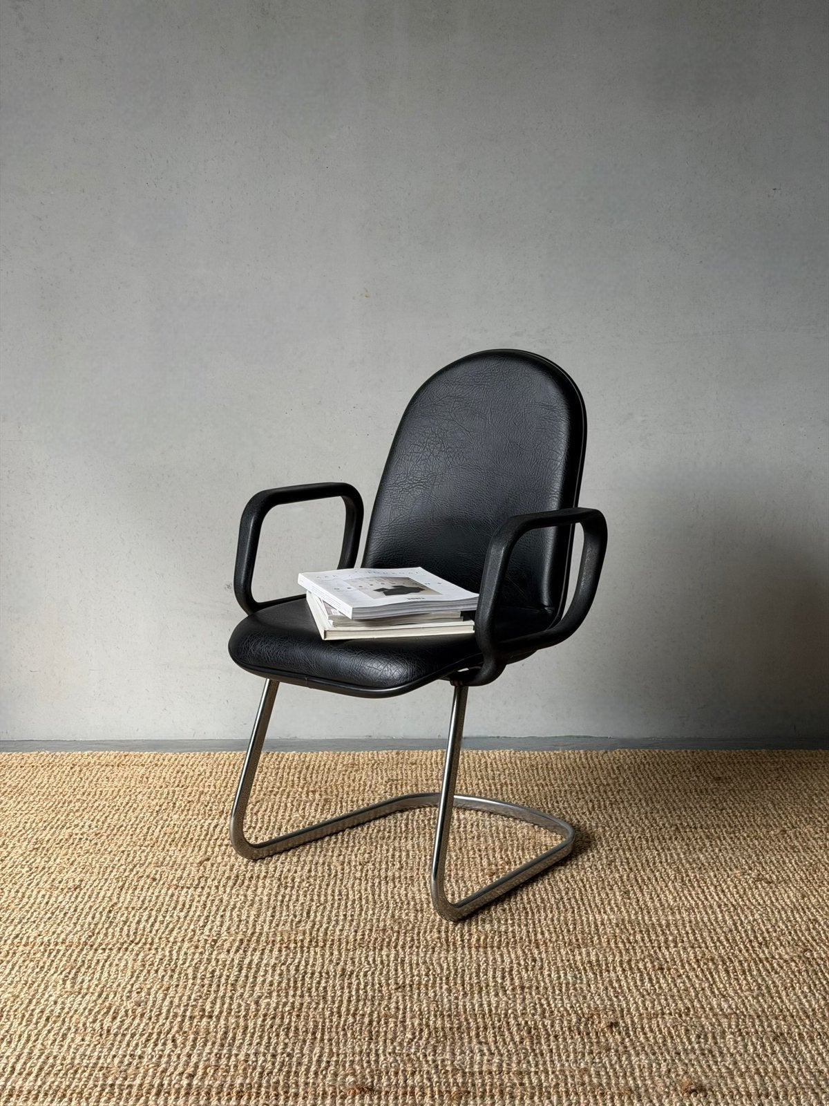 Vintage bauhaus bureaustoel, Ophalen, Zo goed als nieuw, Zwart, Bureaustoel