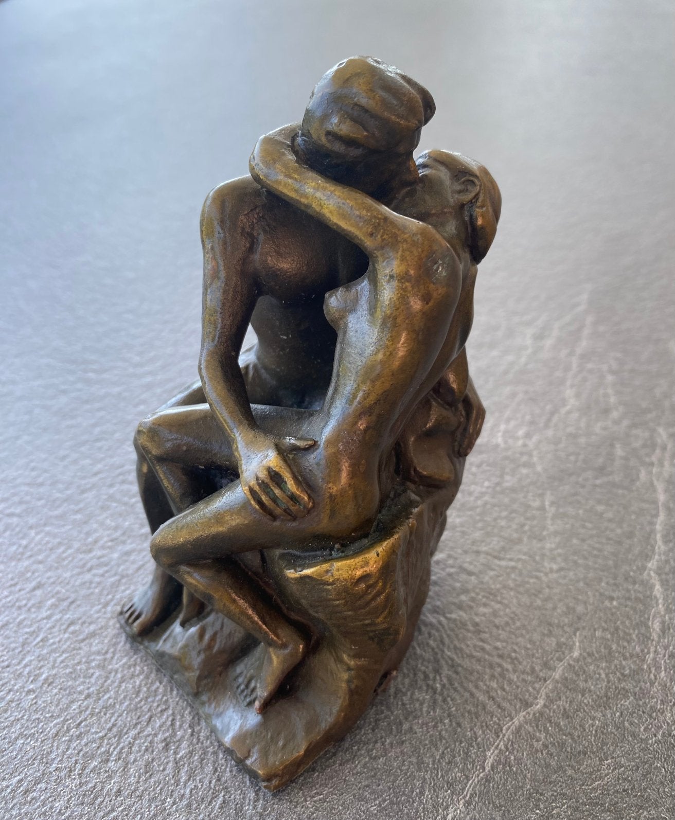 Bronzen beeld ‘De Kus’ (Le Baiser) naar Auguste Rodin., Antiek en Kunst, Antiek | Brons en Koper, Ophalen, Brons