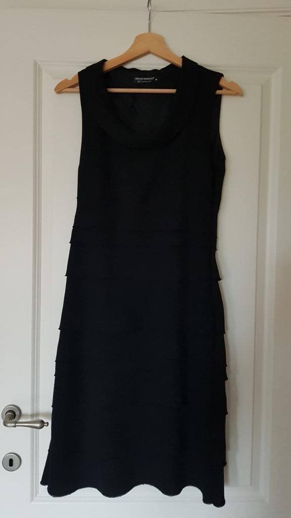 zwart gekleed kleed van Rinascimento maat 36 - 38 of Medium, Rinascimento , Enlèvement ou Envoi, Taille 36 (S), Comme neuf
