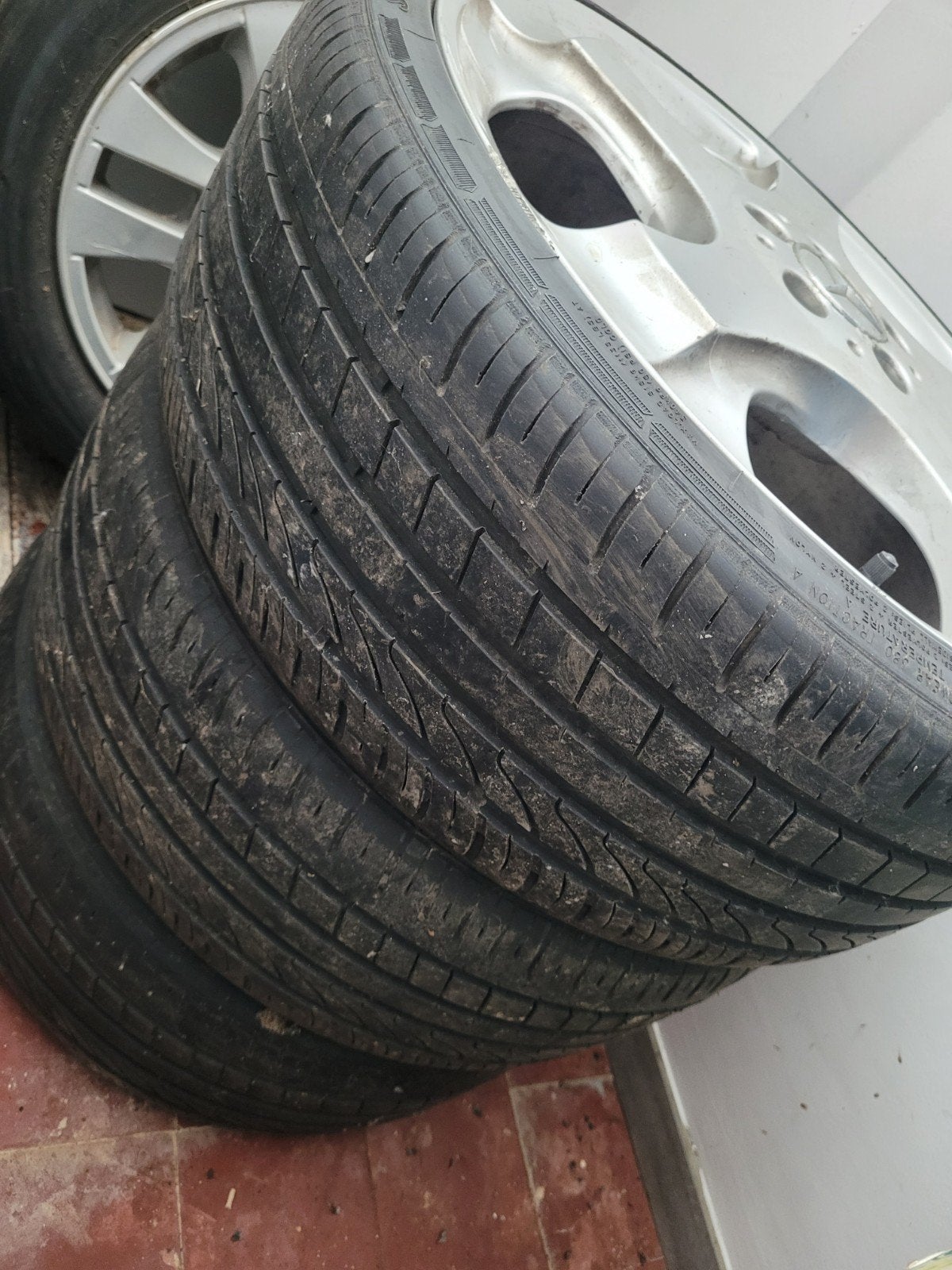 Pneus 215/35/19, Enlèvement