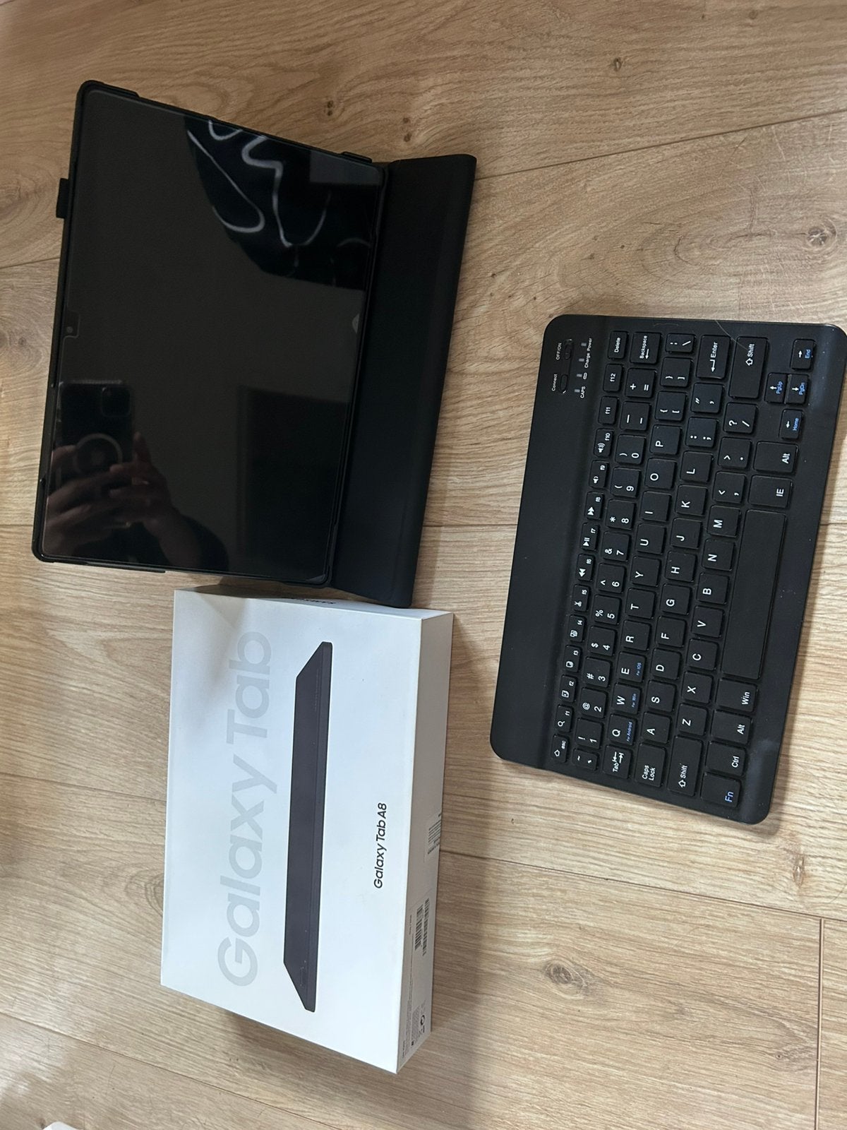 Samsung galaxy tab A8 met toetsenbord, Computers en Software, Android Tablets, Sm-x200, 32 GB, Zo goed als nieuw, Wi-Fi