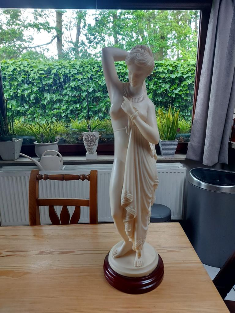 Romeinse godin 70 cm, Enlèvement, Statue
