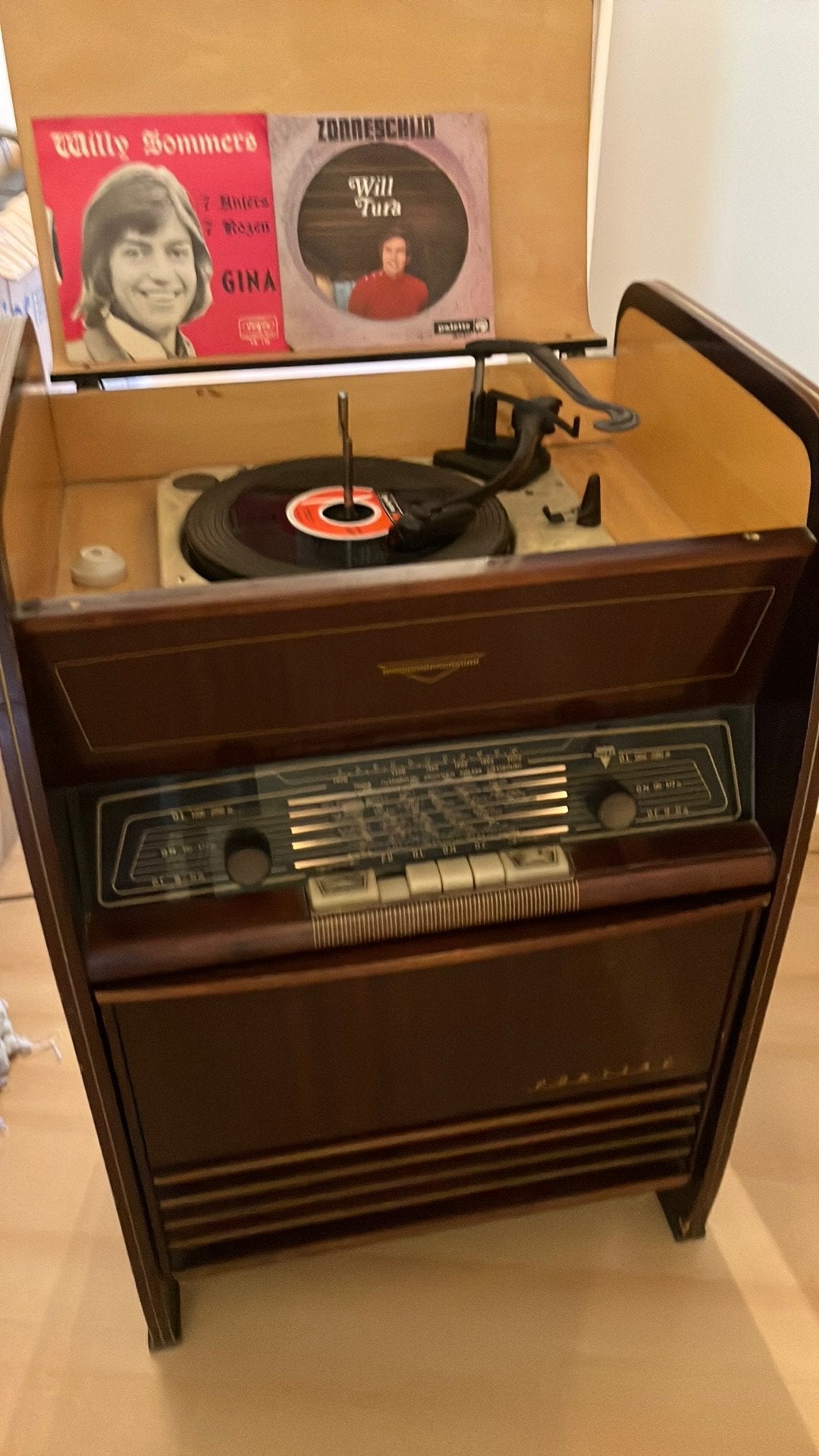 Meuble radio ancien avec tourne-disque. Pontiac/Novak, Antiquités & Art, Enlèvement