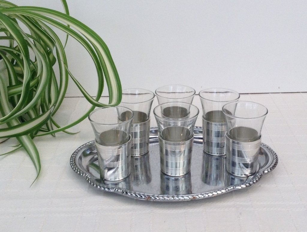 6 verres à liqueur vintage dans des support inoxydable, Enlèvement ou Envoi, Comme neuf, Verres et Verres à shot