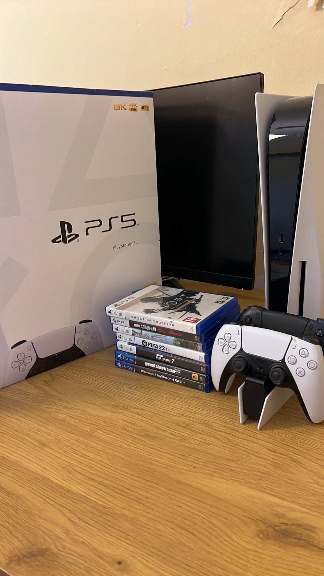 Lot Playstation 5 avec 2 manettes, 7 jeux et un chargeur, Enlèvement, Comme neuf, Playstation 5