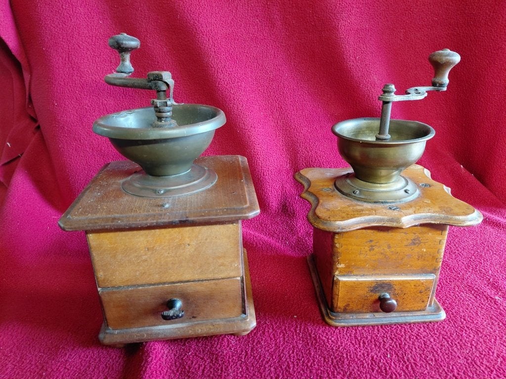 2 oude koffiemolens, Antiquités & Art, Enlèvement ou Envoi