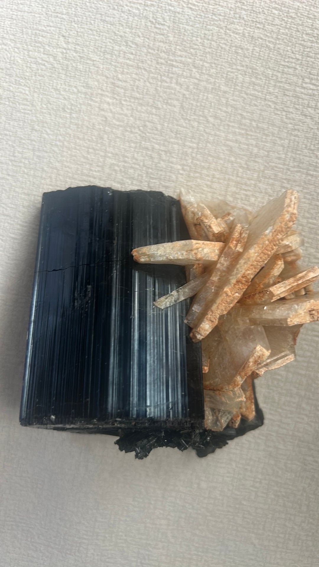 tourmaline noire  et quartz ou feldspath/albite, Collections, Enlèvement ou Envoi, Minéral