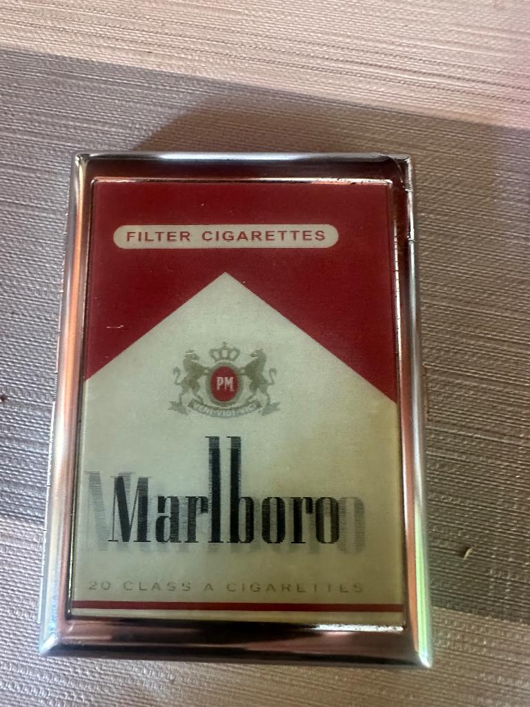 Vintage Marlboro sigarretenbox, Enlèvement ou Envoi, Comme neuf, Ustensile