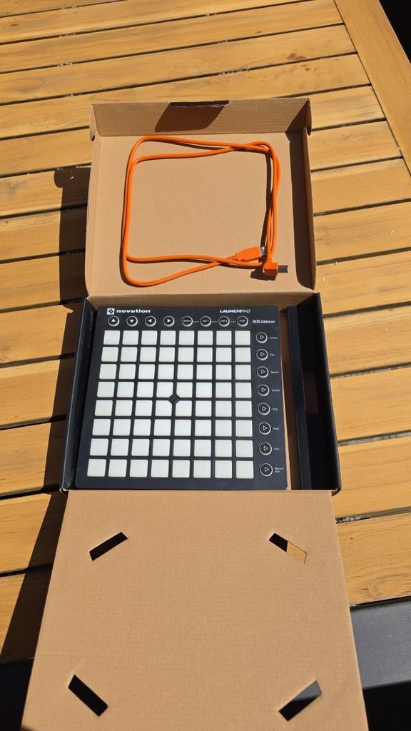 Mk2 novation launchpad origineel ca 200€, Muziek en Instrumenten, Ophalen, Zo goed als nieuw