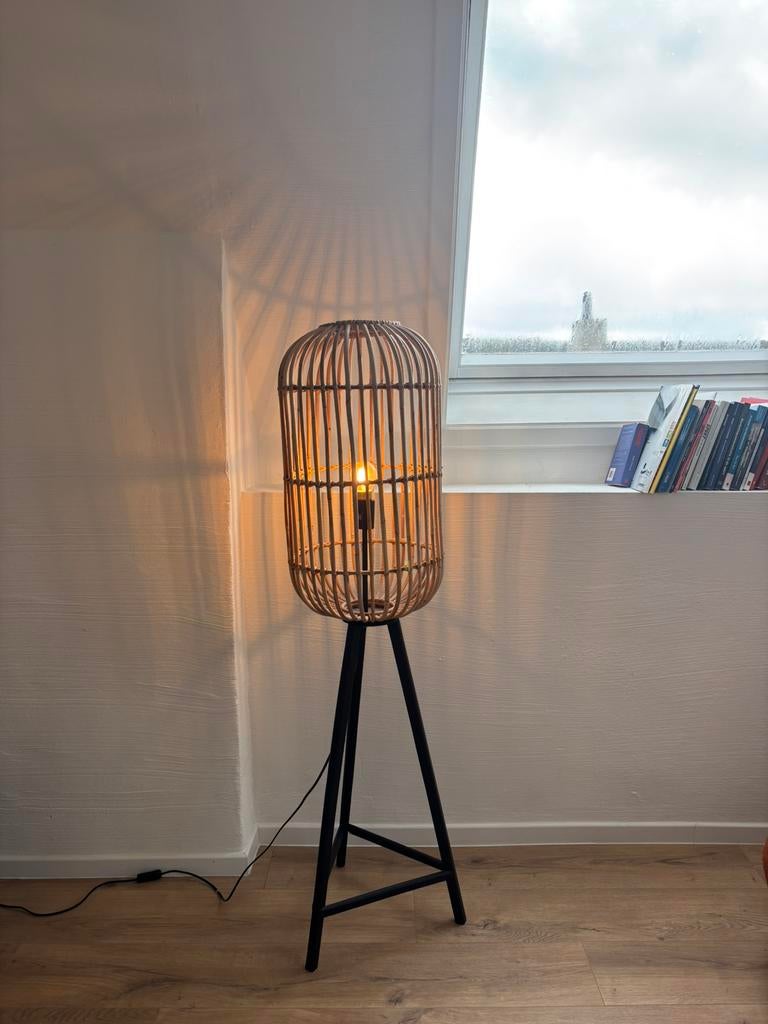 Rotan lamp, Ophalen, Zo goed als nieuw