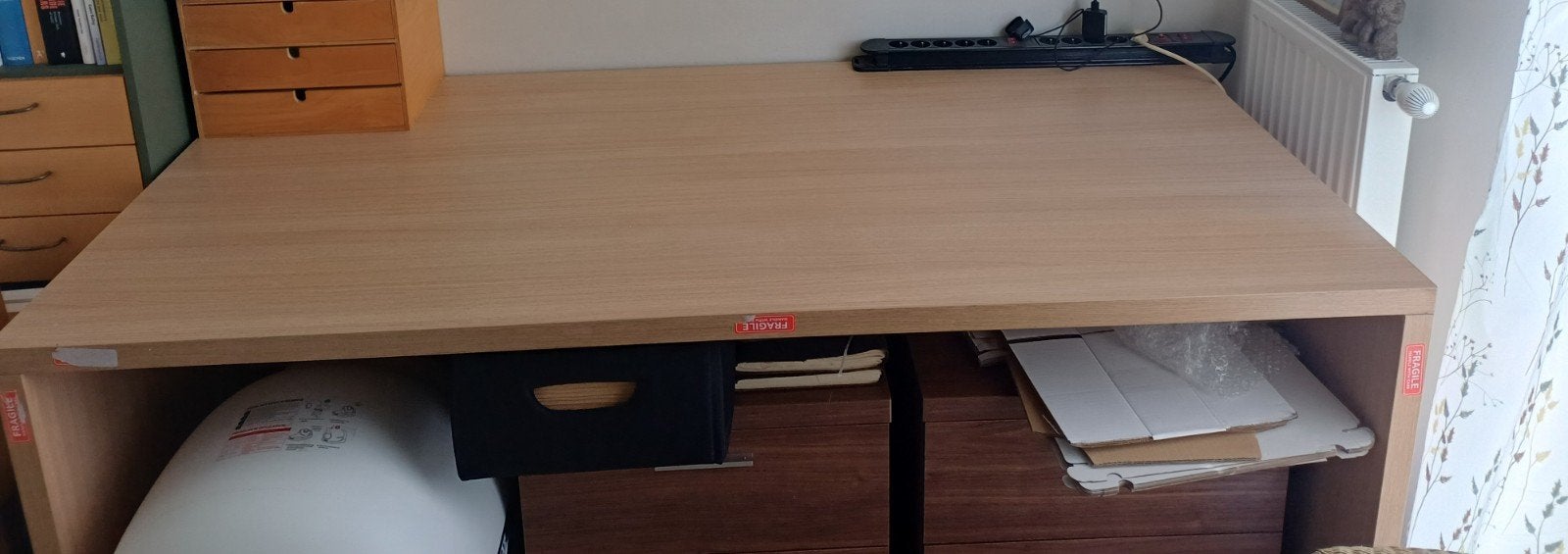 Bureau MALM, Huis en Inrichting, Ophalen, IKEA
