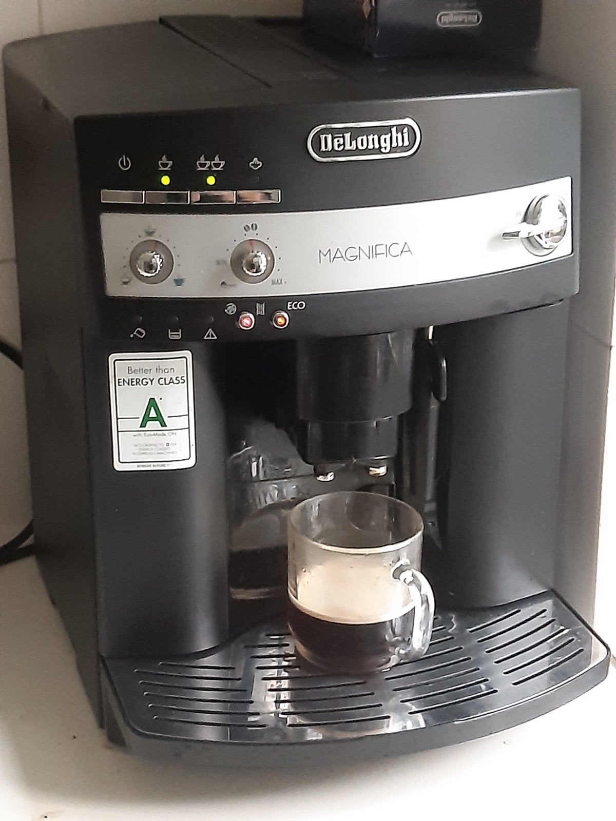 DeLonghi Magnifica Esam 3000, Enlèvement, Utilisé, Café moulu, Réservoir d'eau amovible