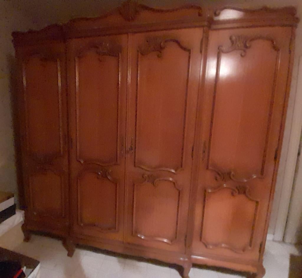 Klassieke houten kledingkast + commode met spiegel, Ophalen