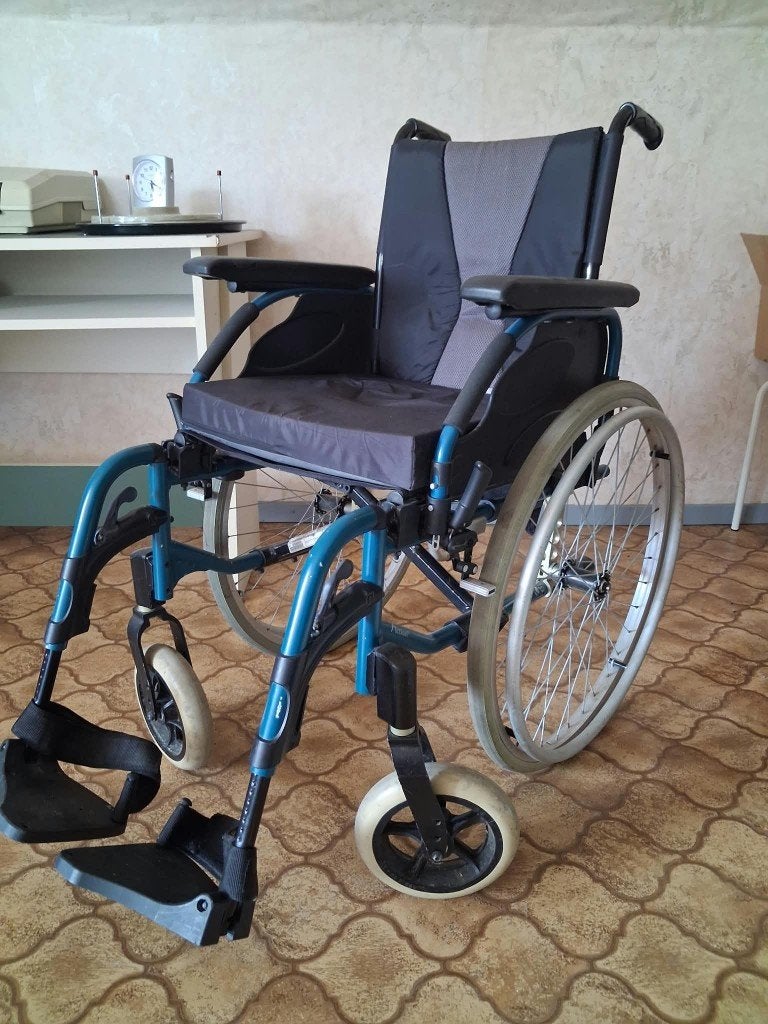 Rolstoel in perfecte staat, Divers, Chaises roulantes, Enlèvement, Comme neuf, Fauteuil roulant à pousser