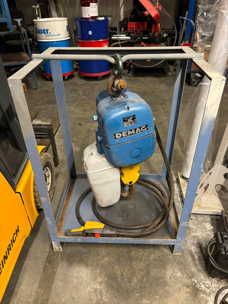 Demag kettingtakel 2000kg 2ton chain hoist rolbrug kraan arm, Ophalen