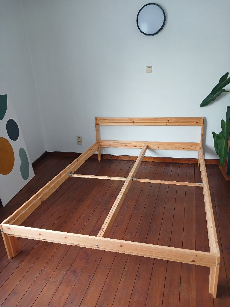 Cadre de lit simple en bois, 140 cm, Enlèvement, Utilisé, 200 cm