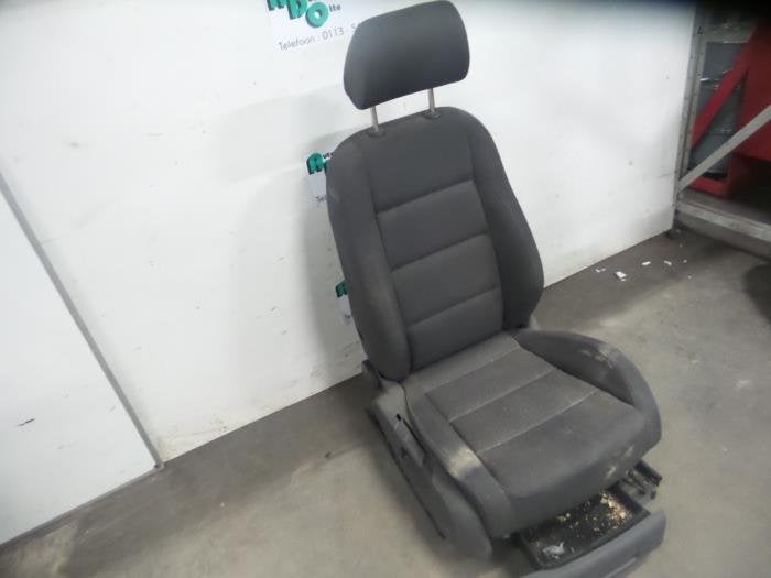 Stoel rechts van een Volkswagen Golf (Golf 04-), Auto-onderdelen, Gebruikt, -, -, Ophalen of Verzenden