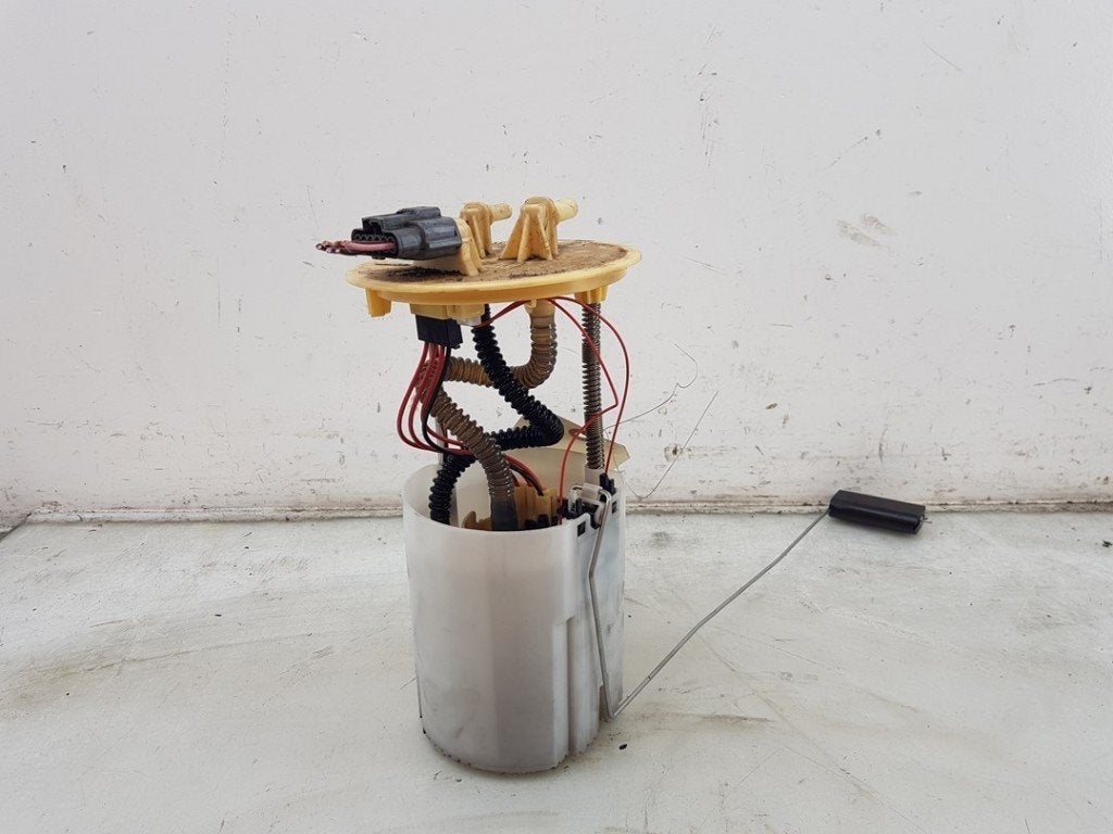POMPE CARBURANT ELECTRIQUE Renault (|7611948AA|172026697R|), Renault, Utilisé, Peter-Huppertz-Straße 5
51063  Köln, DE, Dialog.deutschland@renault.de